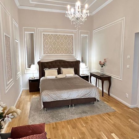 Angeloroma Deluxe Apartment Прага Экстерьер фото