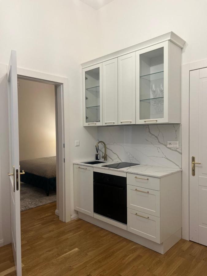 Angeloroma Deluxe Apartment Прага Экстерьер фото